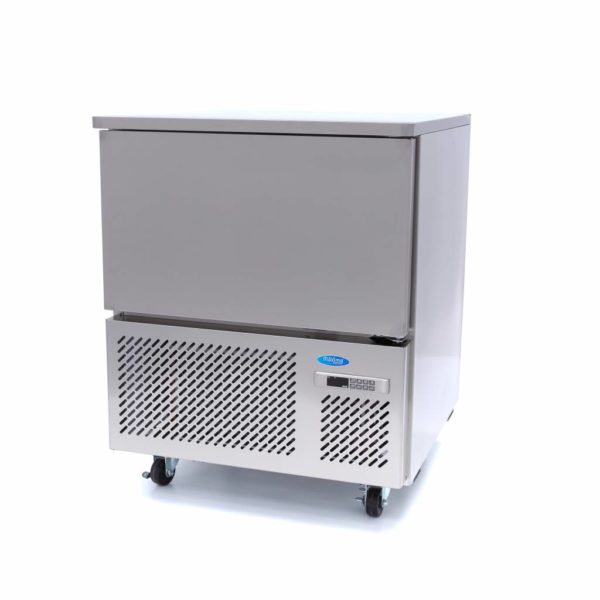 Šokový chladič - 5 x 1/1 GN | model: Maxima 09400925 je výkonný profesionální vysokotlaký chladič, jehož kapacita je pro 5 x 1/1 GN nebo 40 x 60 cm.