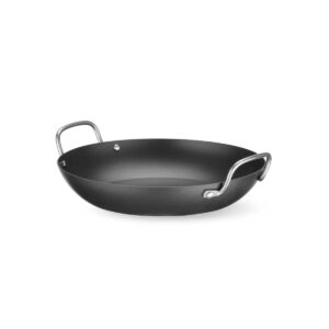 Panvica WOK ⌀204 mm | Hendi 627945 s dvomi praktickými rukoväťami, ktoré uľahčujú manipuláciu s panvicou pri podávaní jedál.