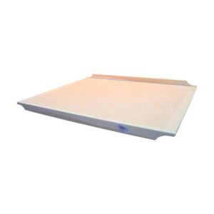 Veľká drevená doska na cesto - 60x52 cm je praktický pomocník, ktorý nájde uplatnenie v každej kuchyni a skvelo sa hodí na vaľkanie a miesenie cesta.
