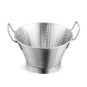 Cedník s rukoväťami z nehrdzavejúcej ocele s objemom 26 litrov. Pevné prevedenie s rúčkami a dierkovaným dnom, ideálne na scedenie a umývanie potravín.