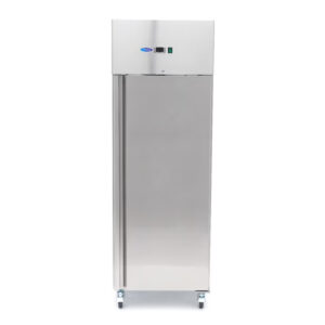 Chladnička – 600 L – 3 police GN 2/1 | Maxima 09400003 je nerezová gastro chladnička s ventilovaným chladením a digitálnou reguláciou -2 až +10 °C.