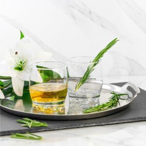 Kvalitná whisky by mala byť podávaná v kvalitných pohároch, ku ktorým patrí aj sklenený pohár Adora.