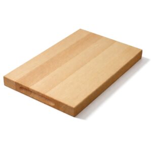 Bukové prkénko na krájení 60 × 40 × 3,5 cm s bočními úchopy pro prsty a povrchem ošetřeným jedlým olejem. Ideální na krájení i servírování.