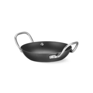Panvica WOK ⌀164 mm | Hendi 627921 s dvomi praktickými rukoväťami, ktoré uľahčujú manipuláciu s panvicou pri podávaní jedál.