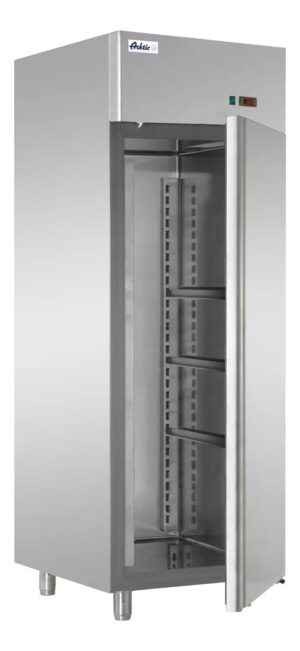 Mraziaca skriňa 413 L | Arktic 237816 bola navrhnutá tak aby sa do nej zmestili podnosy s rozmermi 600x400 mm a hmotnosťou 15 kg.️