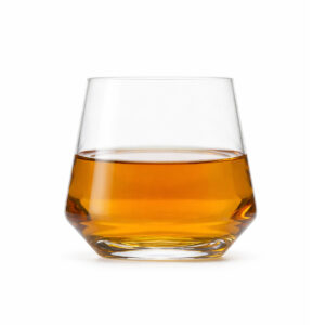 Pohár na whisky Pure - 389 ml z Tritan™ Crystal skla s technológiou Glass Protect️ je elegantný pohár na whisky a destiláty, ideálny pre gastro prevádzky.