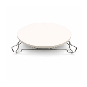 Keramický kámen na pizzu / deflektor Ø 23 cm s kovovým držákem pro grily Maxima o průměru 41 cm. Vhodný pro pomalé a nepřímé grilování.