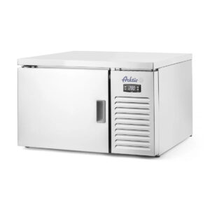 Šokový zchlazovač - 3 x GN 2/3 | Arktic 237731 je kompaktní zařízení, které dokonale vyhovuje potřebám menších gastronomických provozů.