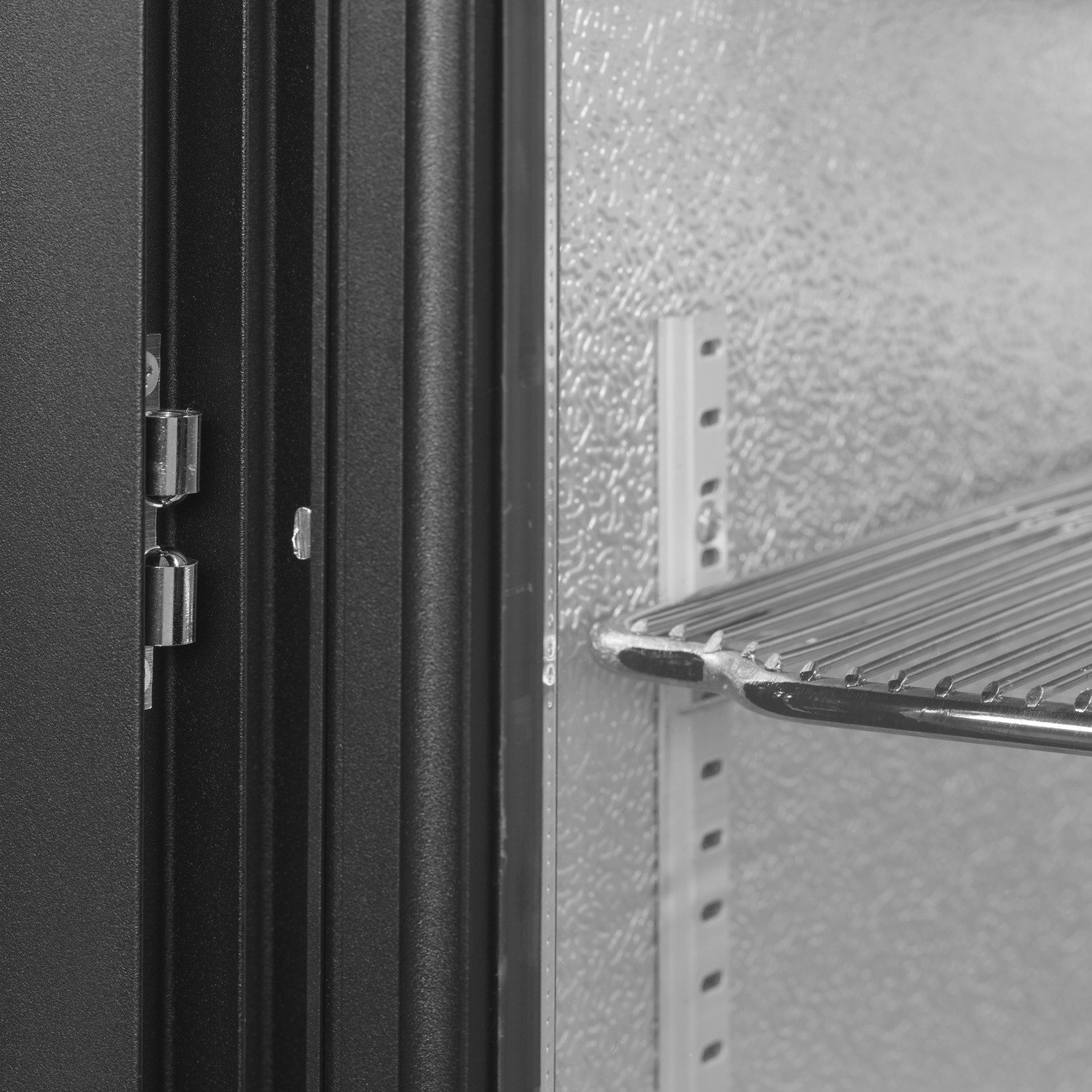 Minibar prosklené posuvné dveře, černá BA26S | TEFCOLD