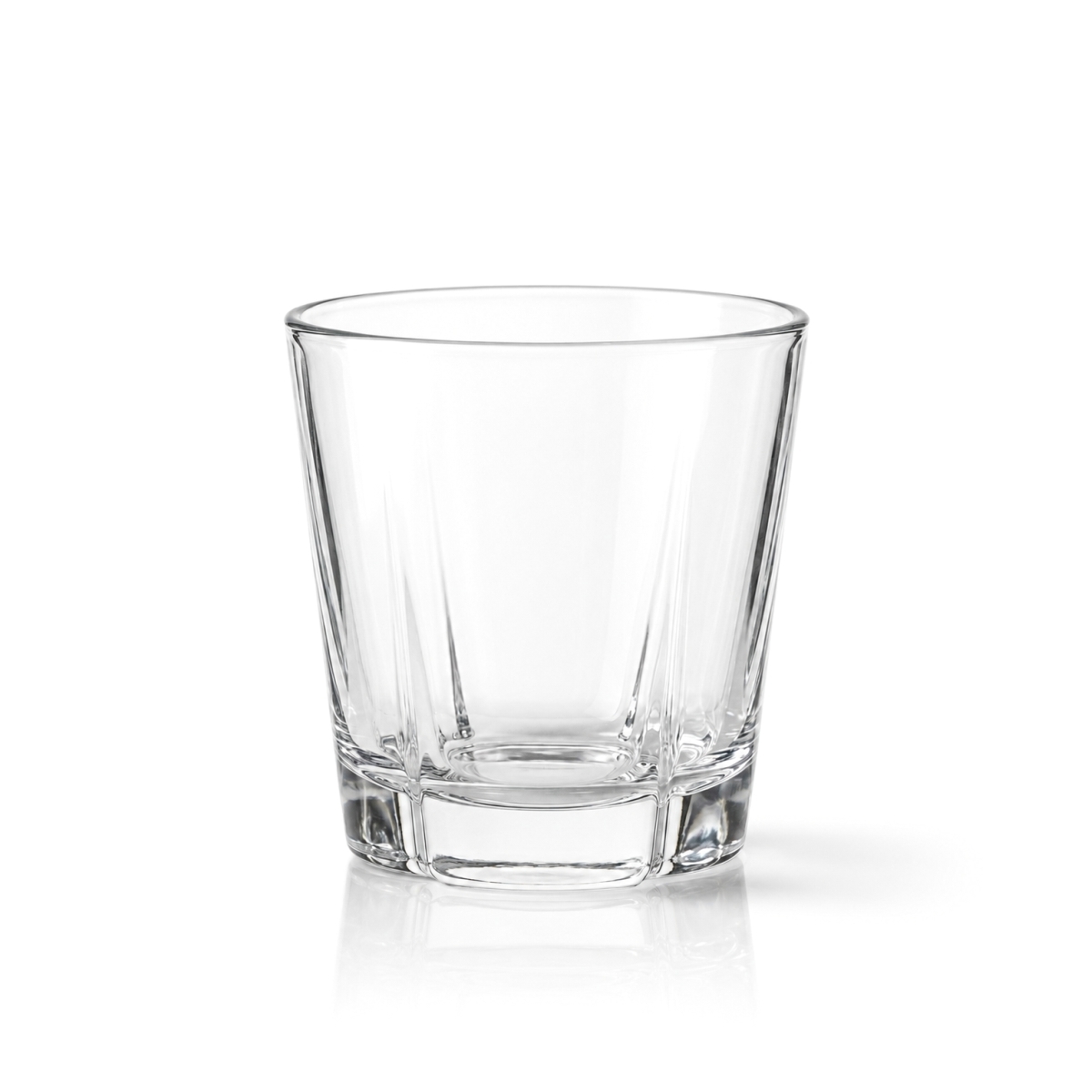 Robustní čirá sklenice na whisky s texturovaným dnem, objem 220 ml.