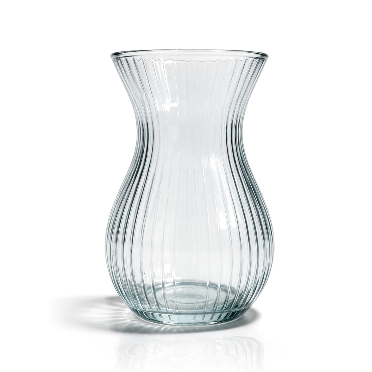 Čirá skleněná váza s žebrováním, zúženou střední částí, průměr 11 cm, výška 18 cm.