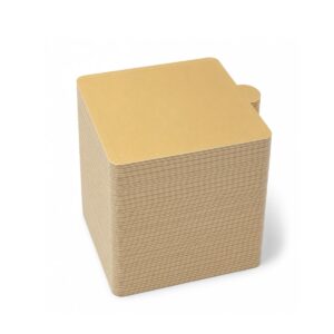 Zlaté čtvercové kartonové podložky pod zákusky, 7,2 × 7,2 cm, balení 100 kusů.