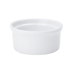 Kulatá zapékací miska z bílého porcelánu s žebrovaným povrchem, průměr 9,5 cm.