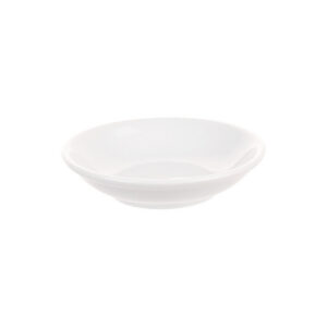 Bílá porcelánová miska s hladkým povrchem, nízkým kulatým tvarem a rozšířeným okrajem.